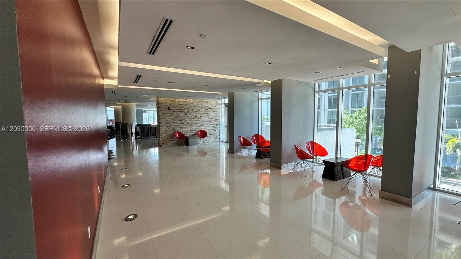 41 SE 5th St # 1104, Miami FL 33131 — 23
