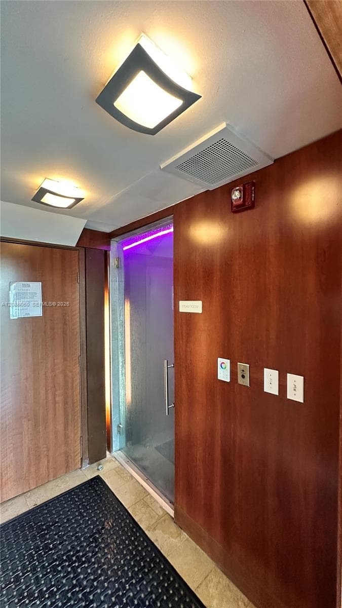 41 SE 5th St # 1104, Miami FL 33131 — 42