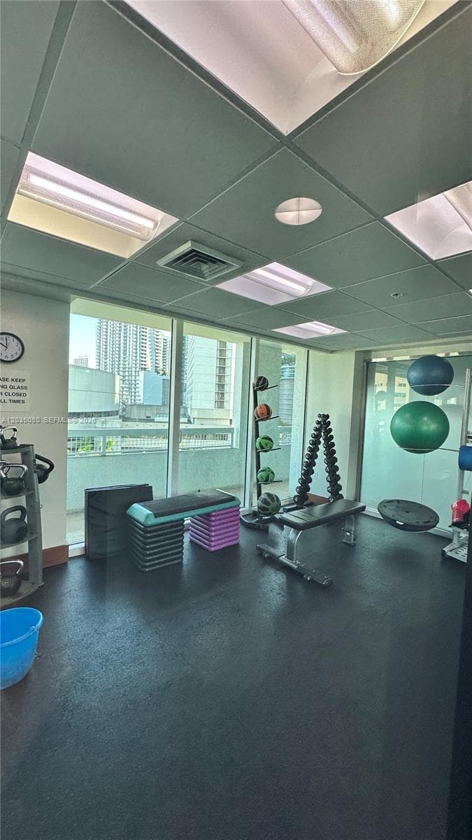 41 SE 5th St # 1104, Miami FL 33131 — 43