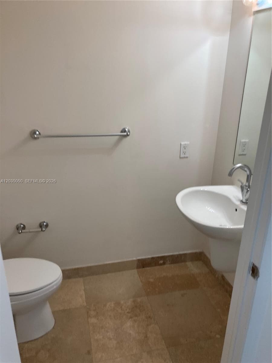 41 SE 5th St # 1104, Miami FL 33131 — 7