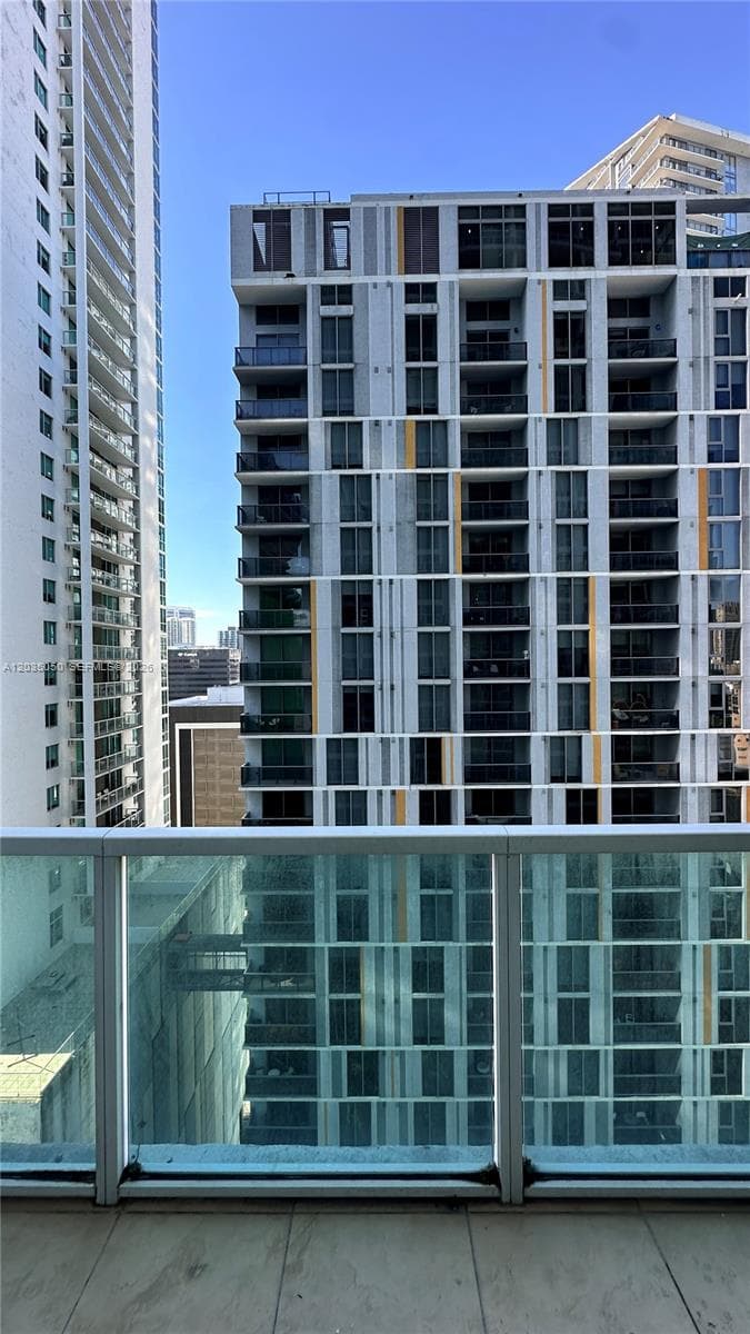 41 SE 5th St # 1104, Miami FL 33131 — 18