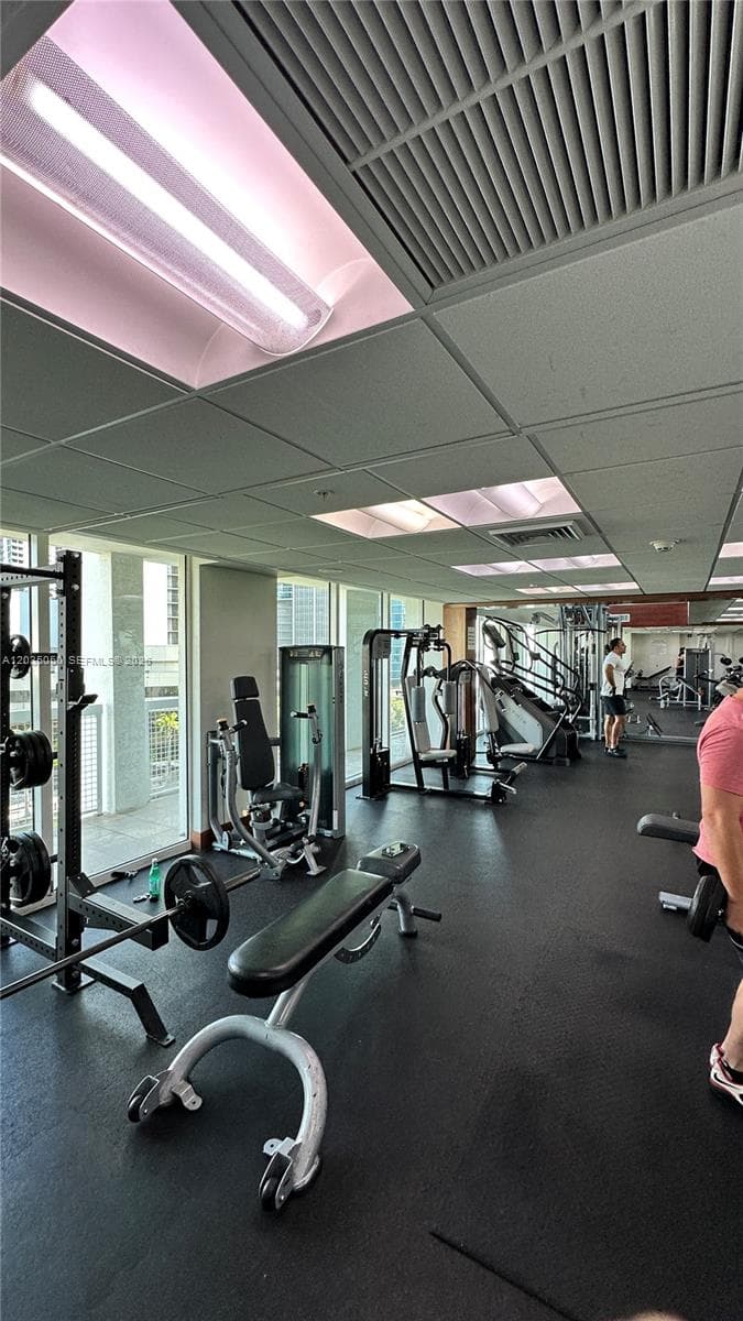 41 SE 5th St # 1104, Miami FL 33131 — 51