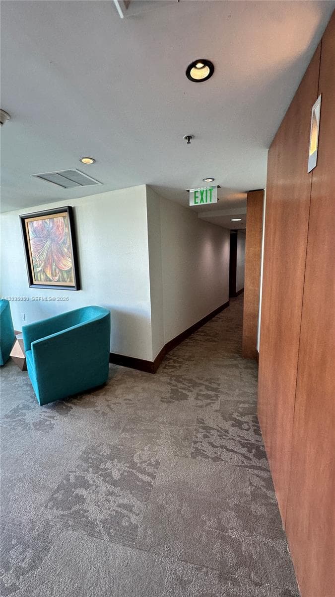41 SE 5th St # 1104, Miami FL 33131 — 44