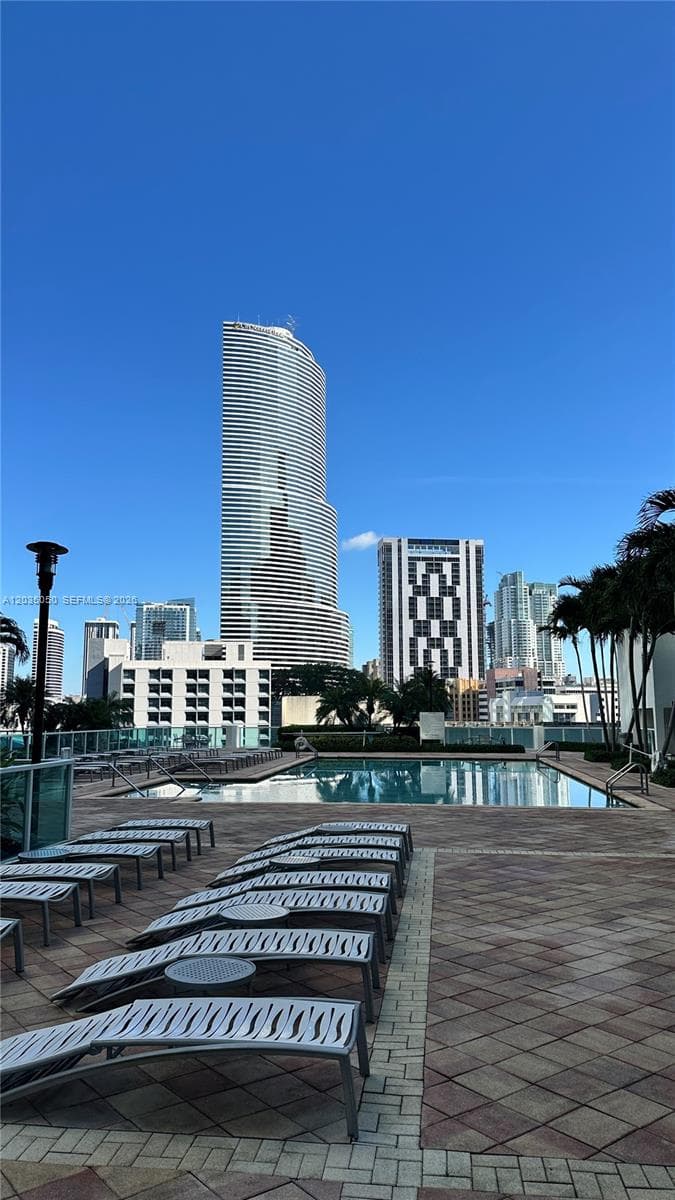 41 SE 5th St # 1104, Miami FL 33131 — 31