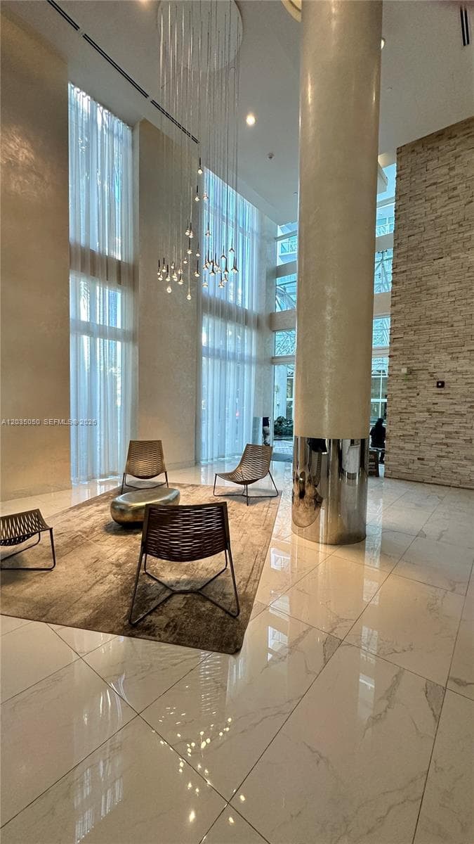 41 SE 5th St # 1104, Miami FL 33131 — 4