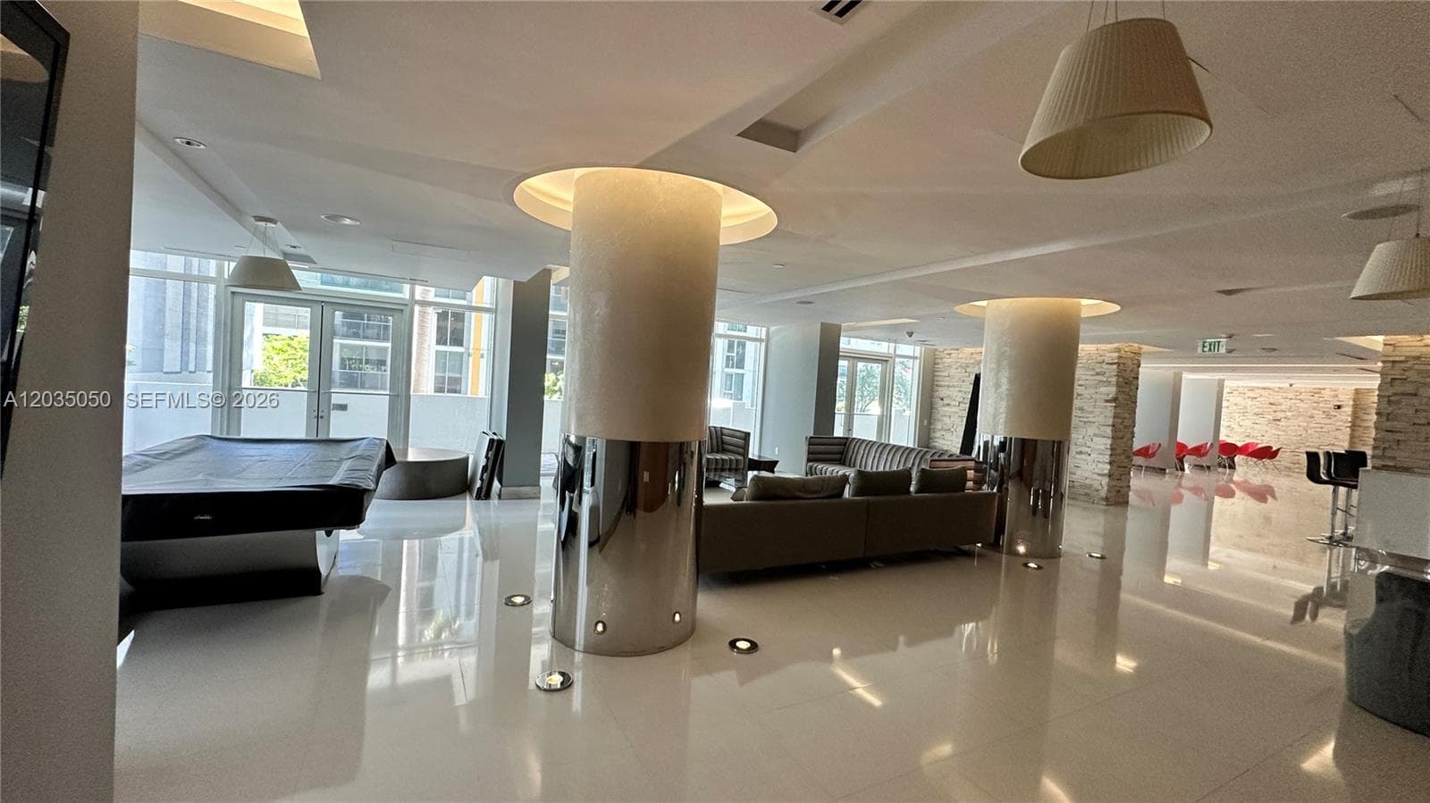 41 SE 5th St # 1104, Miami FL 33131 — 25