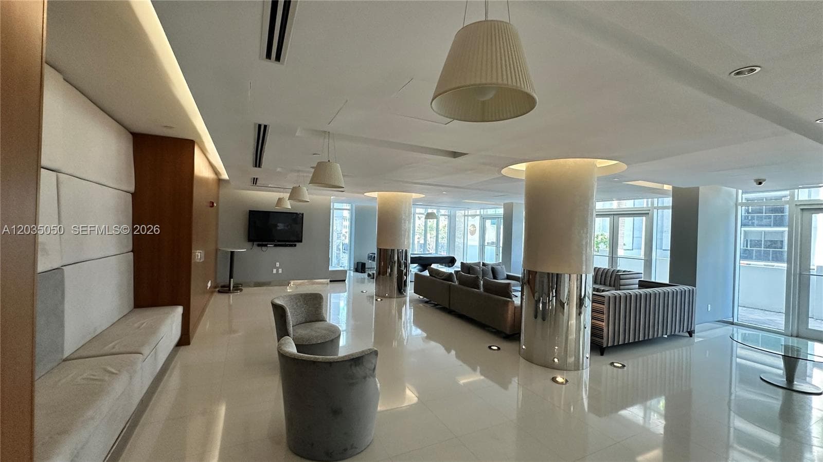 41 SE 5th St # 1104, Miami FL 33131 — 21