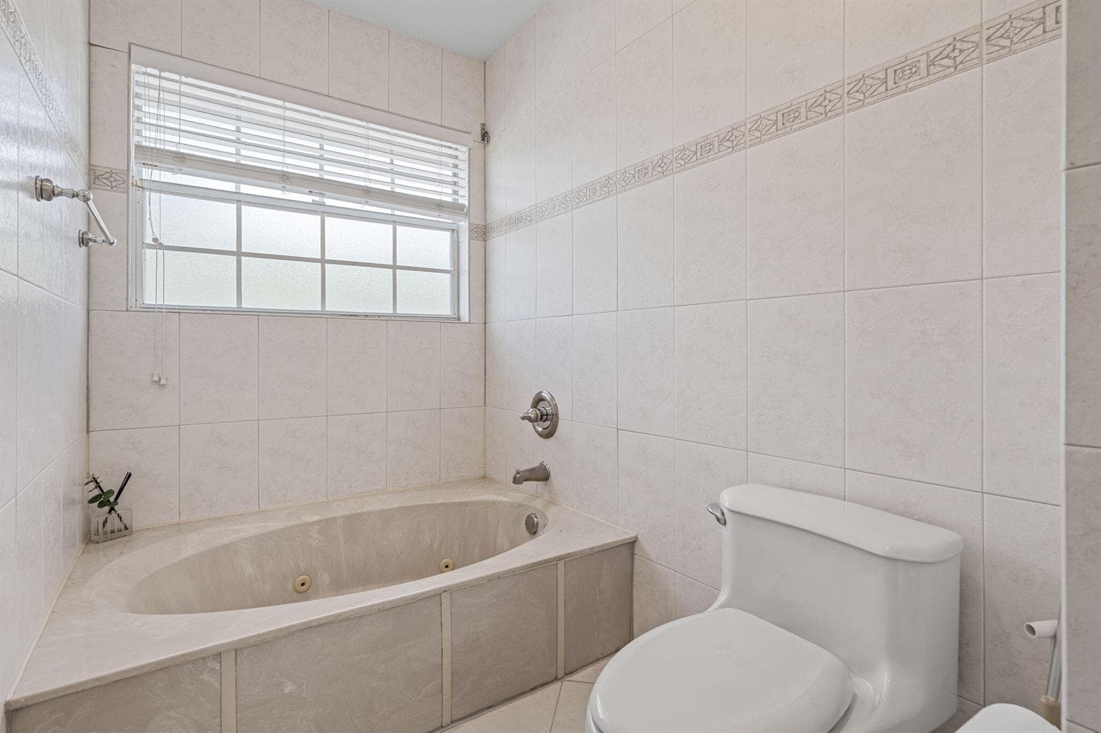 4825 NW 98th Place, Doral FL 33178 — 36