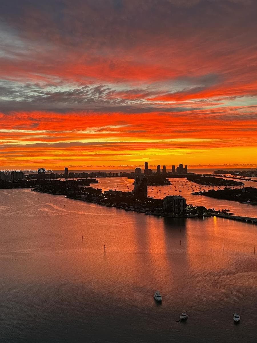 1900 N Bayshore Dr # 3403, Miami FL 33132 — 33