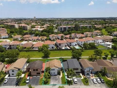933 NW 106th Ave Cir, Miami FL 33172 — 1