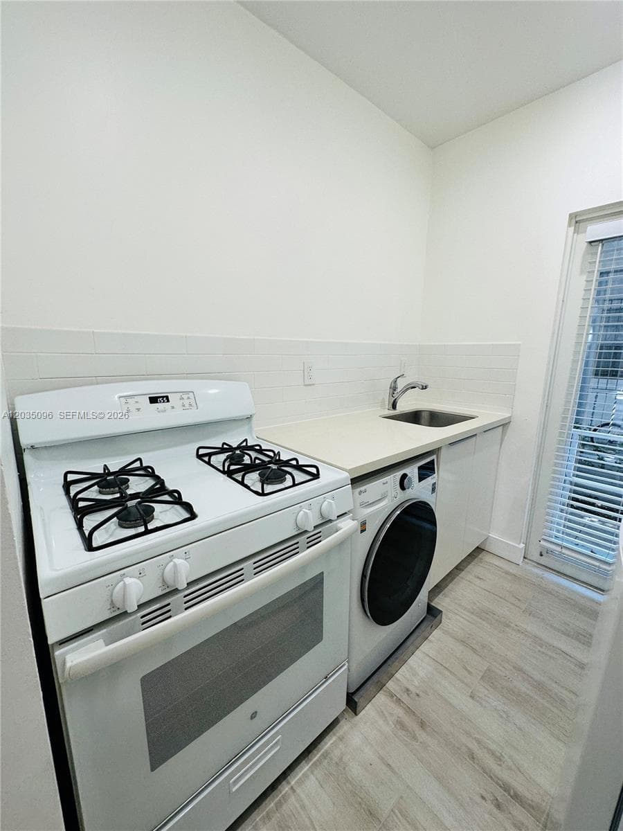 745 13th St # 6, Miami Beach FL 33139 — 6