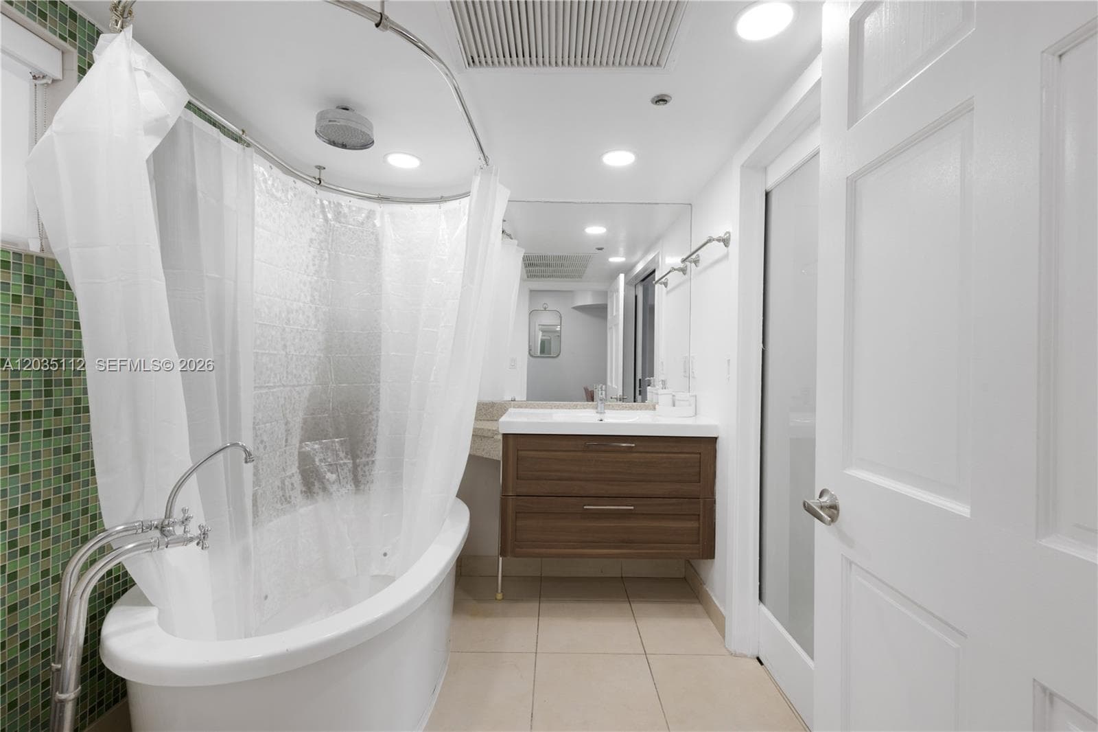 1024 Ocean Dr # A402, Miami Beach FL 33139 — 32
