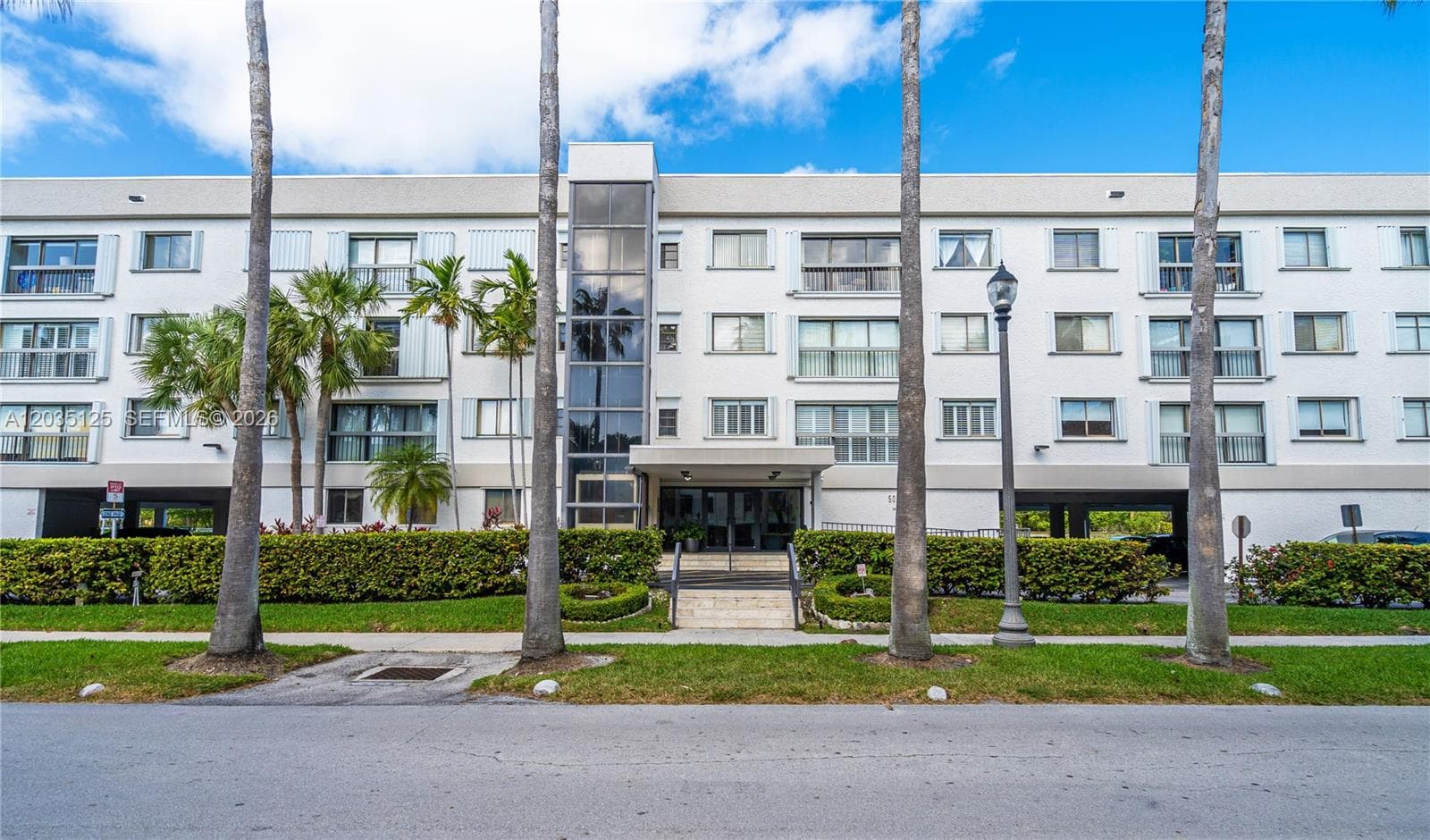 Solimar Condo Of Key Bisc, Key Biscayne, FL — 1