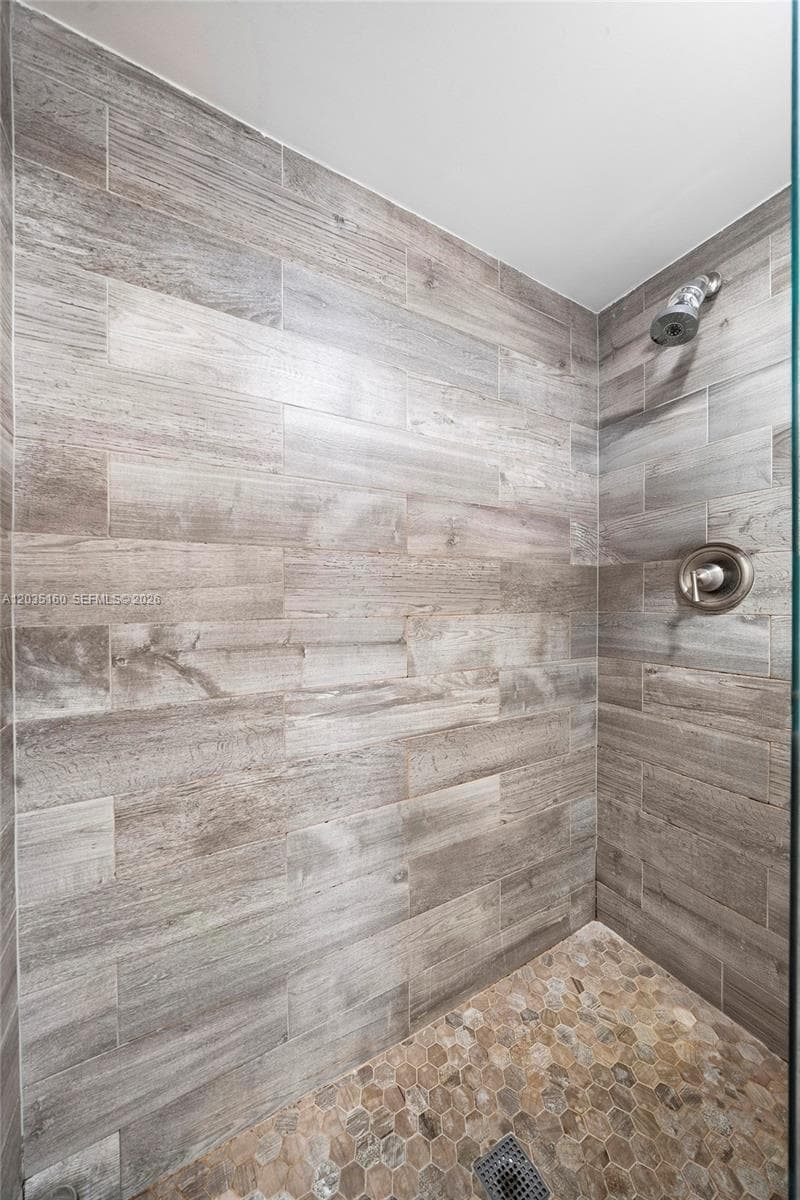 3401 N Country Club Dr # 105, Aventura FL 33180 — 11