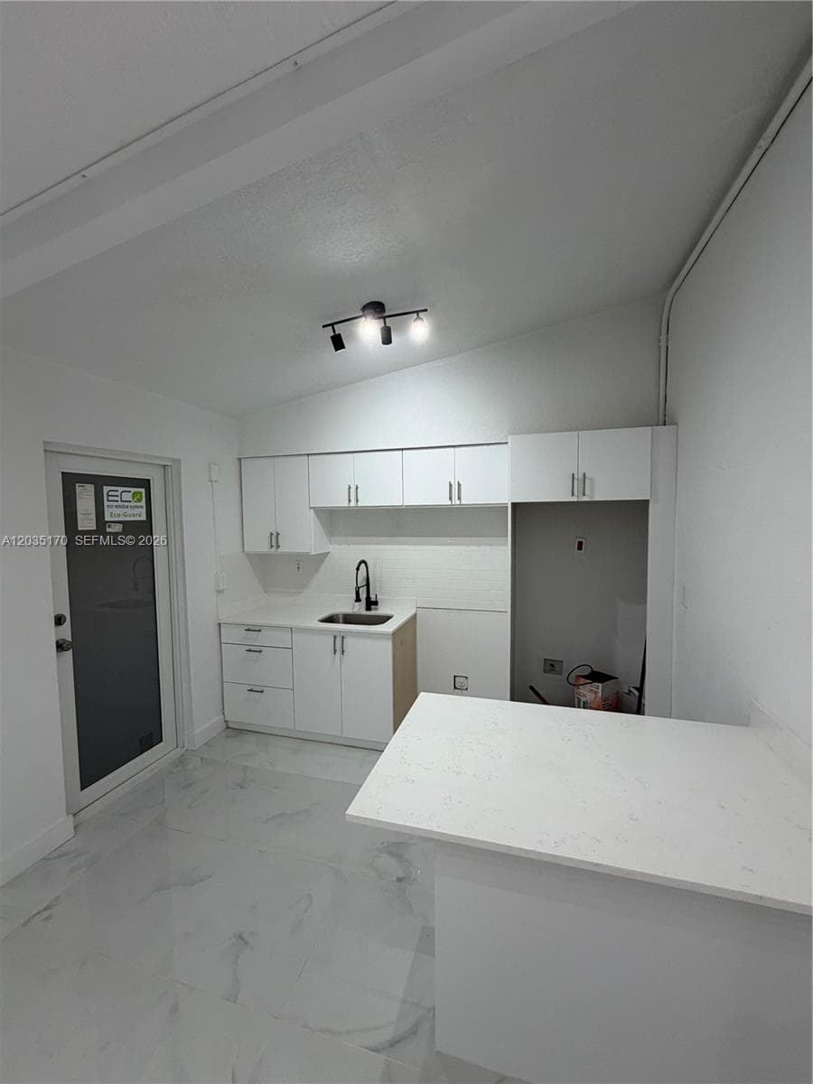 3220 Plaza St # 3220, Miami FL 33133 — 6