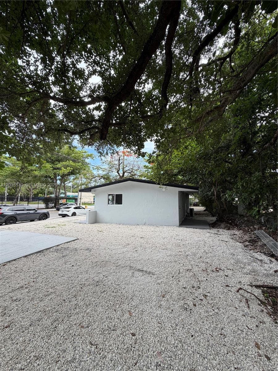 3220 Plaza St # 3220, Miami FL 33133 — 13