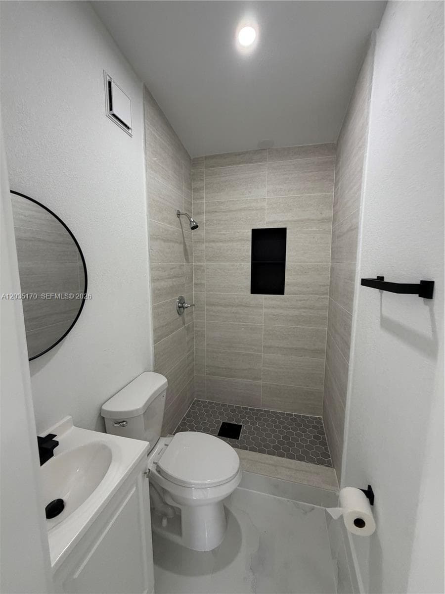 3220 Plaza St # 3220, Miami FL 33133 — 8