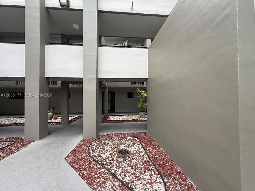 5 Olive Dr # 12, Hialeah FL 33010 — 2