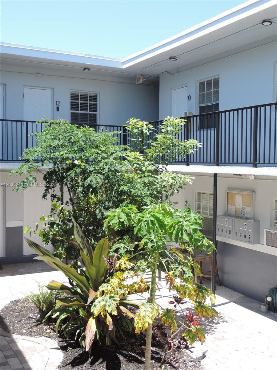 3615 Thomas Ave # 11, Miami FL 33133 — 3