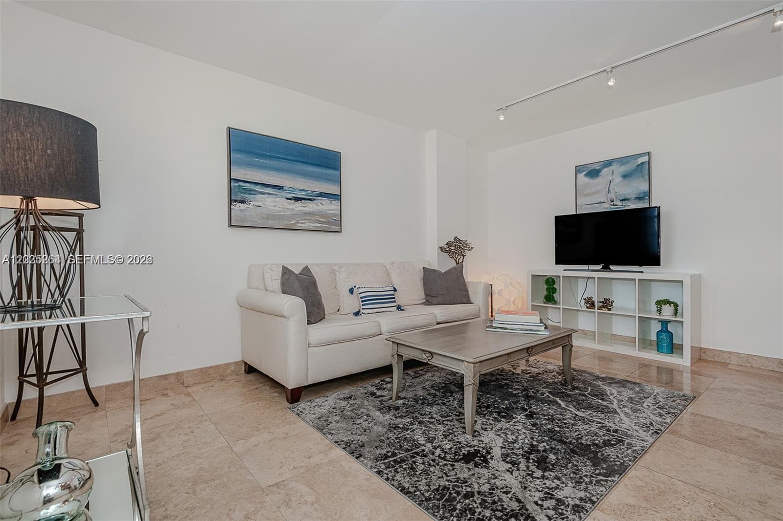 949 Pennsylvania Ave # 307, Miami Beach FL 33139 — 2