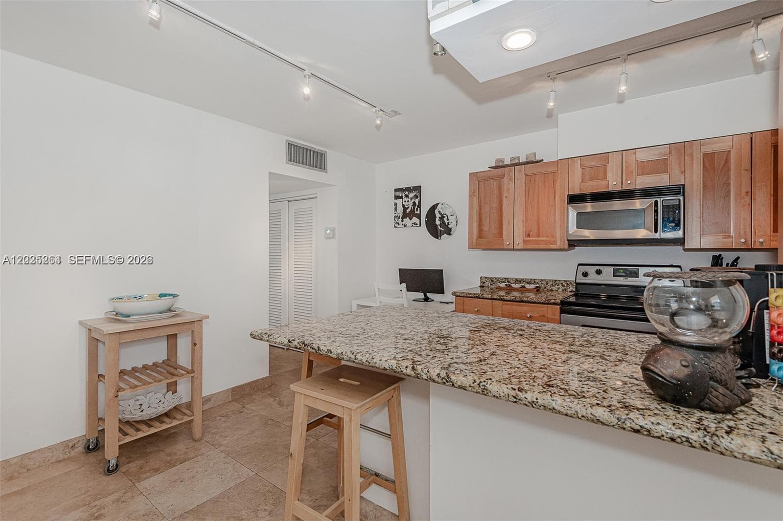 949 Pennsylvania Ave # 307, Miami Beach FL 33139 — 5