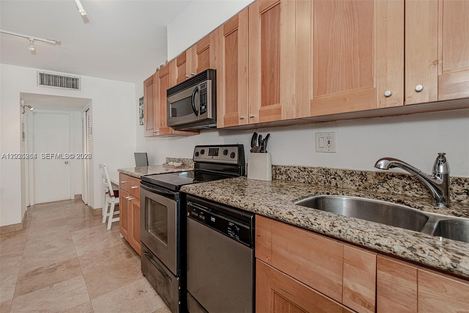 949 Pennsylvania Ave # 307, Miami Beach FL 33139 — 11