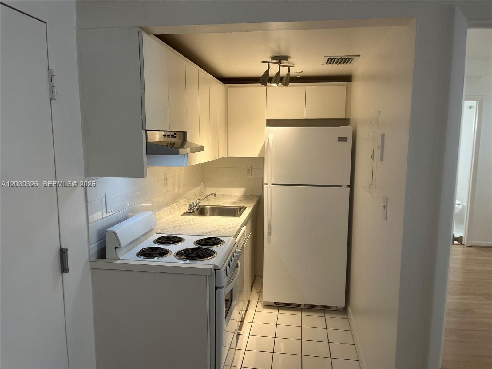 1550 Drexel Ave # 203, Miami Beach FL 33139 — 12