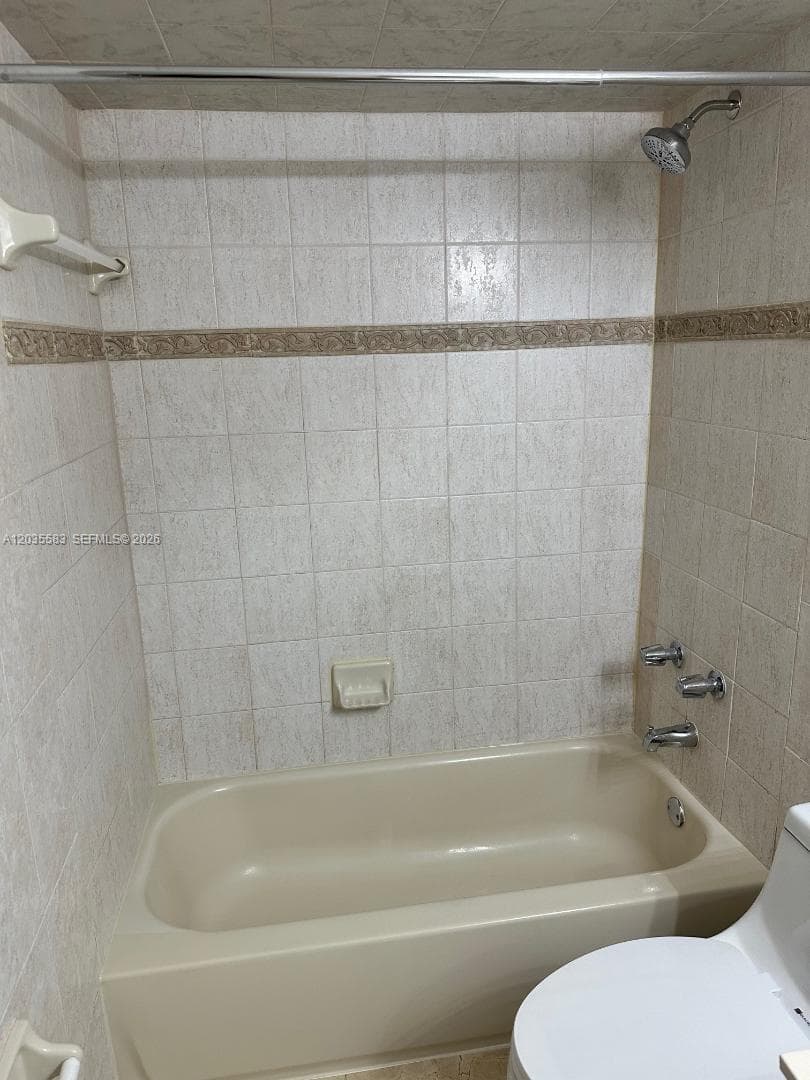 7205 W 3rd Ave, Hialeah FL 33014 — 23