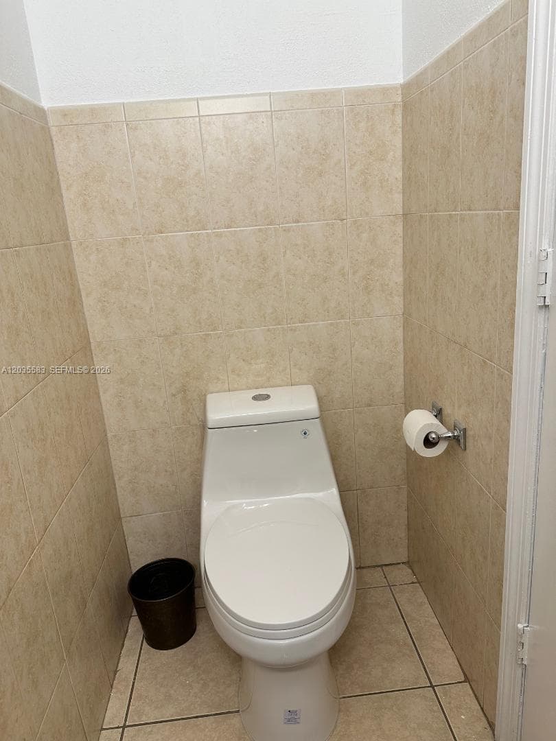 7205 W 3rd Ave, Hialeah FL 33014 — 17