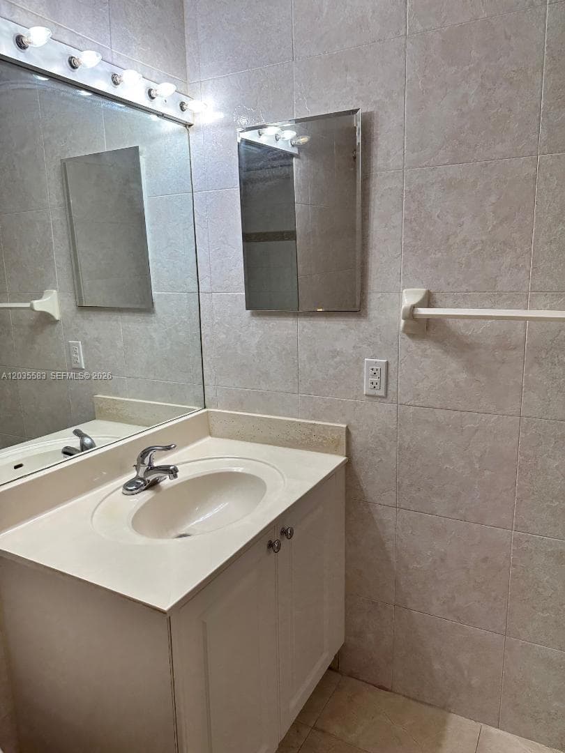 7205 W 3rd Ave, Hialeah FL 33014 — 24