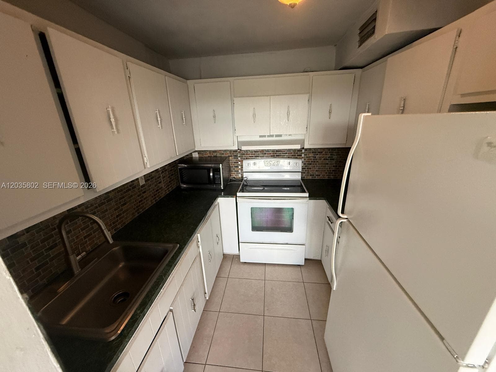 6675 W 4th Ave # 402, Hialeah FL 33012 — 2