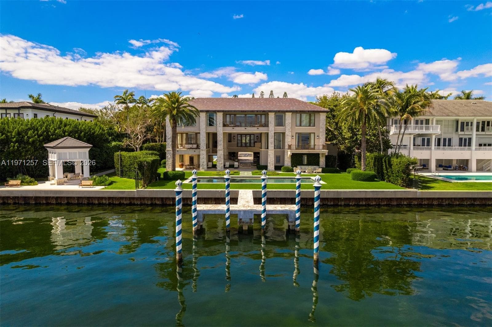 10 Tahiti Beach Island Rd, Coral Gables FL 33143